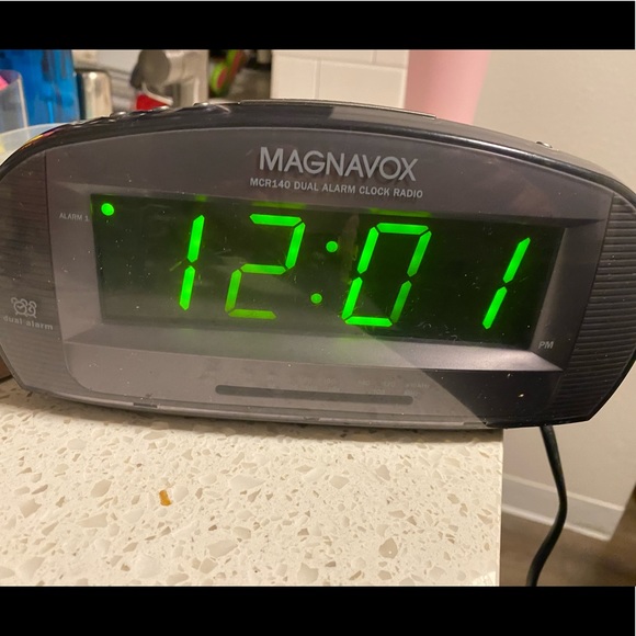 magnavox Portable Audio & Video Magnavox Mcr4 Dual Alarm Clock